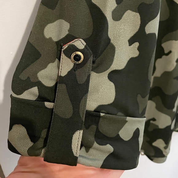 Nygard camouflage button-down. - Picture 4 of 5